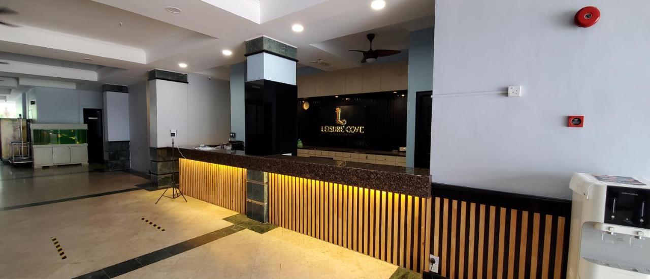 Leisure Cove Hotel And Apartments George Town Exterior photo