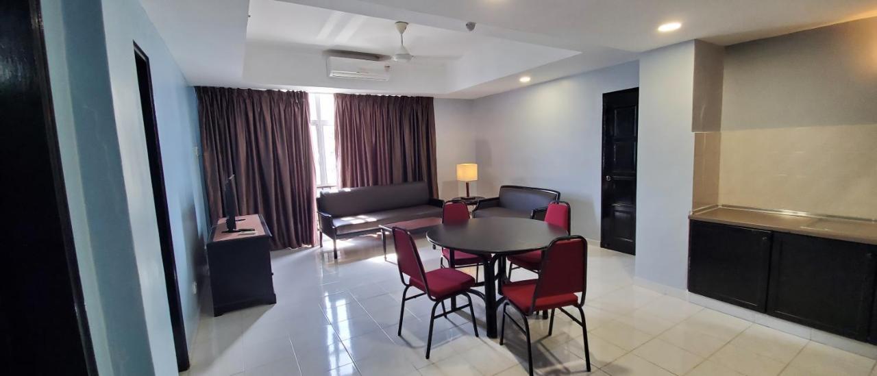 Leisure Cove Hotel And Apartments George Town Exterior photo