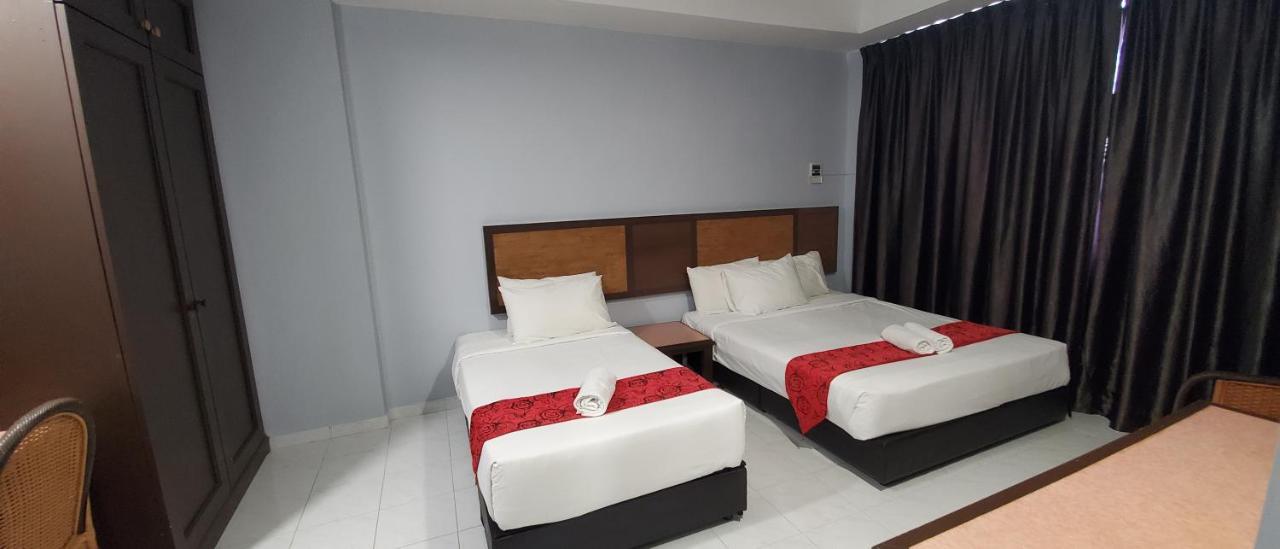 Leisure Cove Hotel And Apartments George Town Exterior photo
