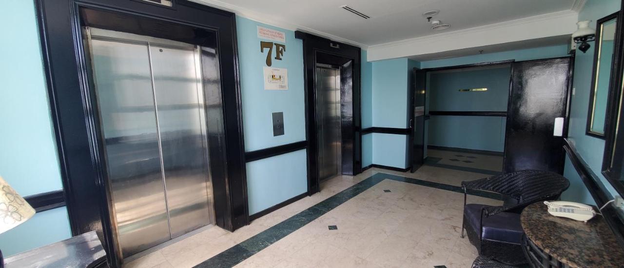 Leisure Cove Hotel And Apartments George Town Exterior photo
