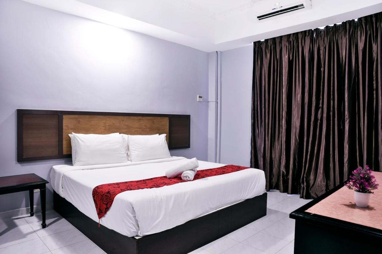 Leisure Cove Hotel And Apartments George Town Exterior photo